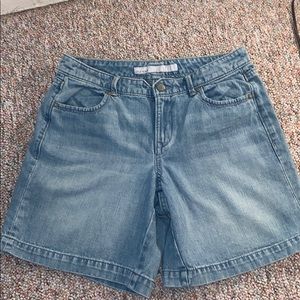 OLD NAVY: Mid length Shorts